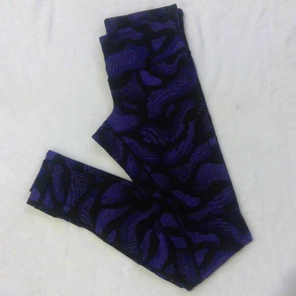 Lululemon's Wunder Up Pant III IN Warp Super Purple & Black Workout Leggings - Picture 5 of 8